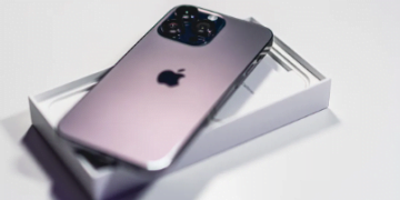 Apple iPhone 16 Pro: A Top-of-the-Line Smartphone with Style and Performance