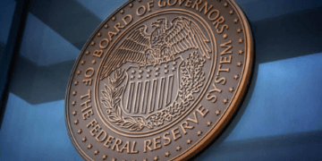 Fed holds off on rate cuts as economy remains strong