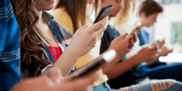 US teens spend more time online than ever before