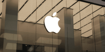 Apple plans major overhaul of software and interface