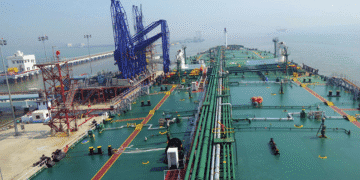 Data story: Mumbai port Import/Export data comparison April 2025