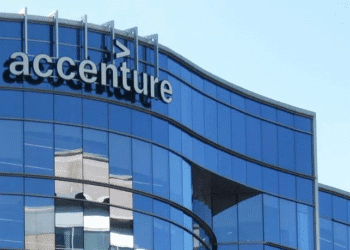 Accenture forecasts slower growth as clients cut tech spending