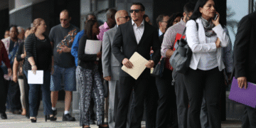 Hiring declines in Indian IT as layoffs increase worldwide