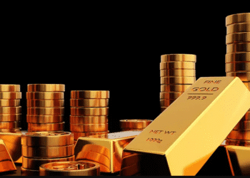 Gold prices climb on Fed rate cut hopes and political instability