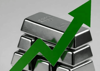 Silver touches all-time high ₹2,01,000 on deficit fears