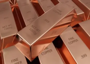 Copper extends gains on short covering and inventory drawdowns