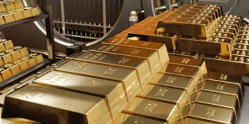 Gold, oil rally while copper inventories hit 20-year high; Dollar strength pressures bullion