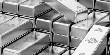 Silver eyes $110 on deepening supply crunch