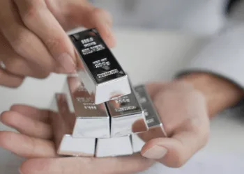 Flash crash: Silver drops from $96 to $81