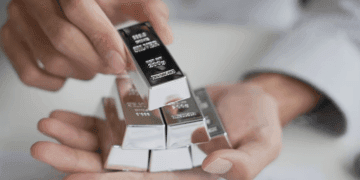 Flash crash: Silver drops from $96 to $81