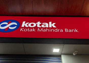 Kotak Mahindra Bank shares slip after CEO Ashok Vaswani plans exit