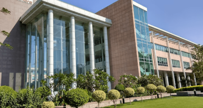 Tech Mahindra reports ₹1,465 crore Q1 profit, secures $1.08 billion in new deals