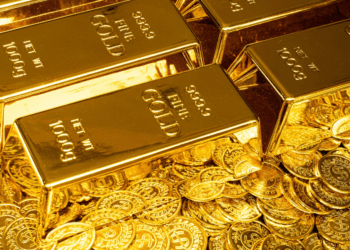 Gold climbs to mid-June high on weak U.S. jobs data