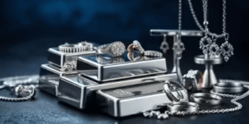 Silver SWOT analysis: Structural deficit meets rate-hike risks