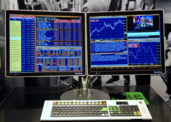 Bloomberg launches stablecoin dashboard on terminal with Allium onchain data