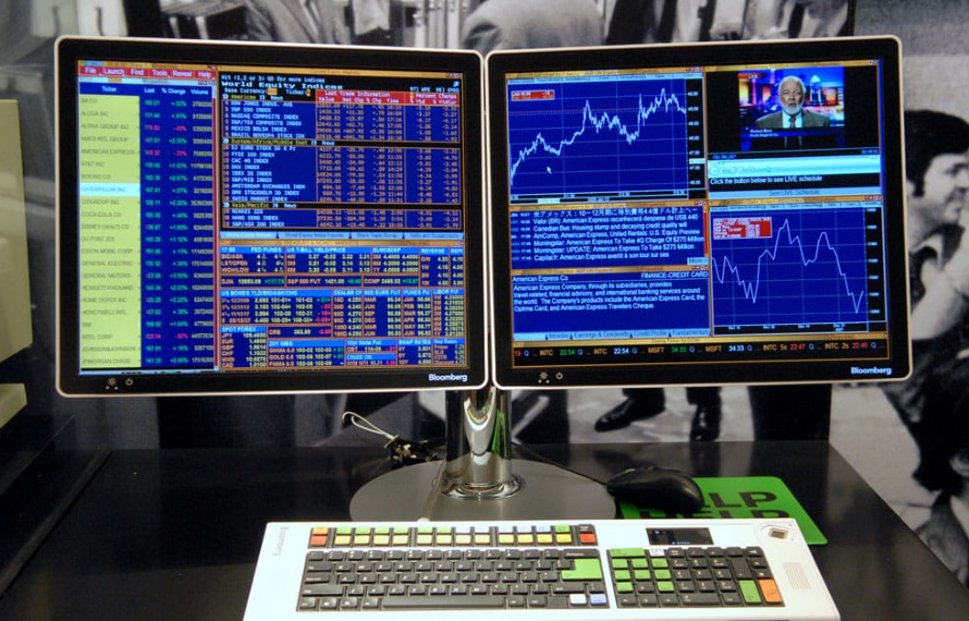 Bloomberg launches stablecoin dashboard on terminal with Allium onchain data